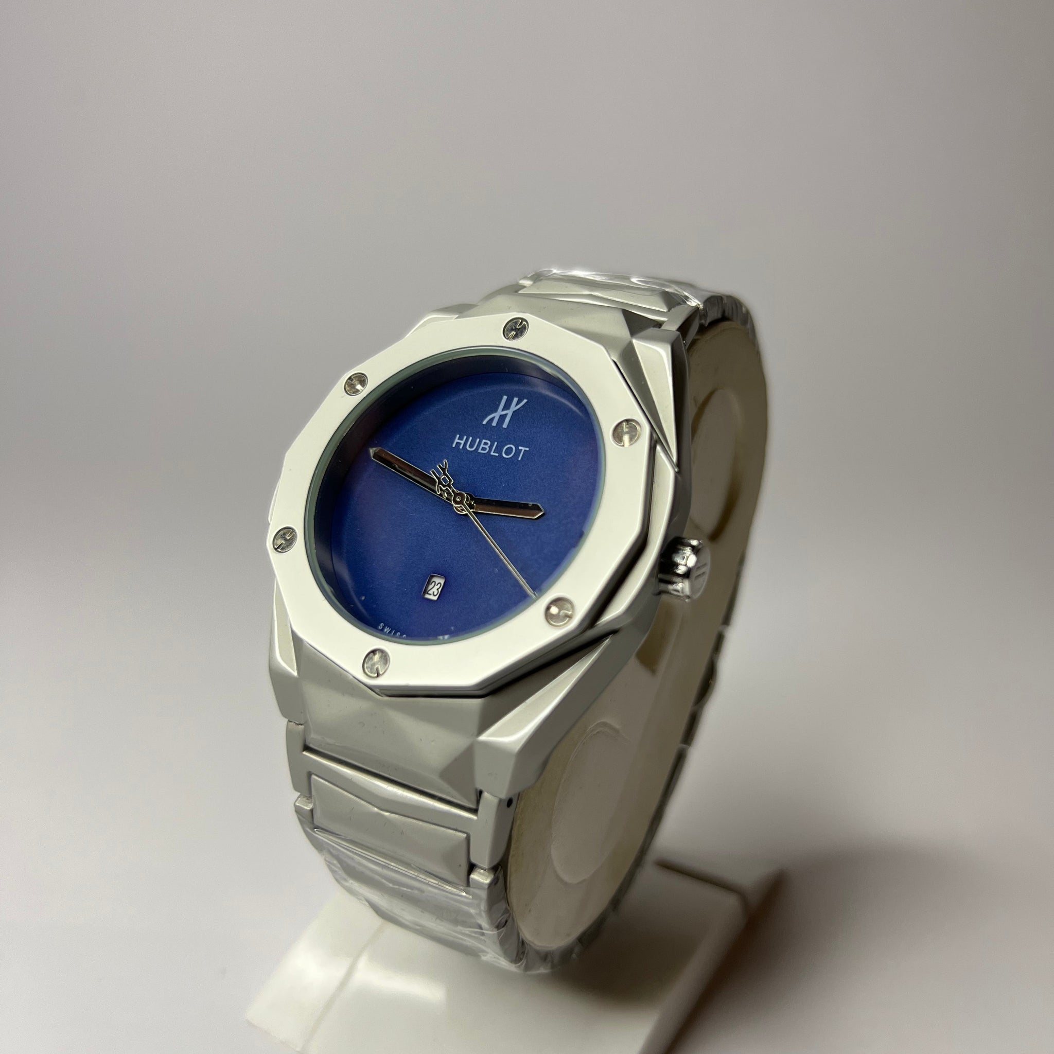 HB Diamond Cut with Blue Dial