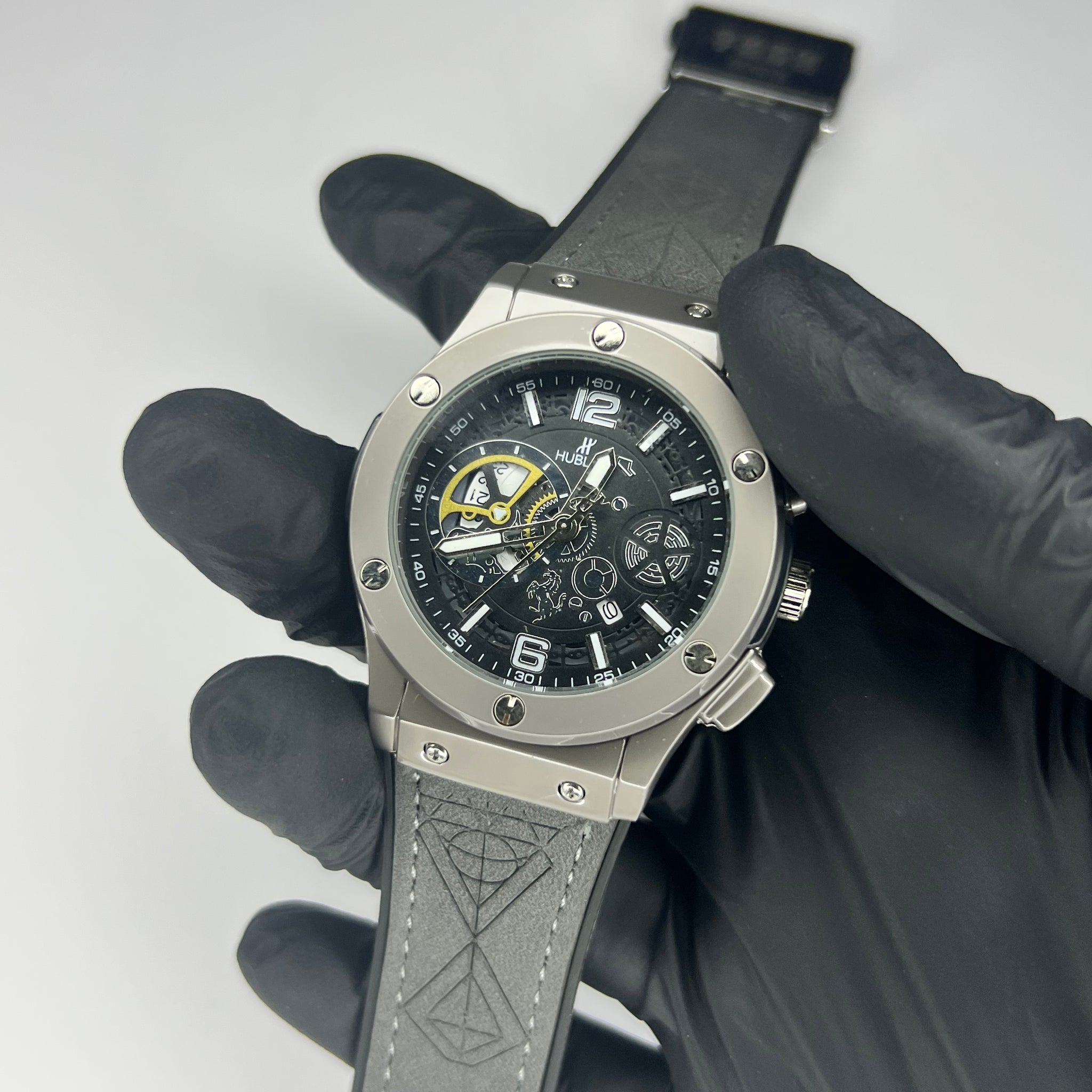HB Titanium Skeleton in Strap