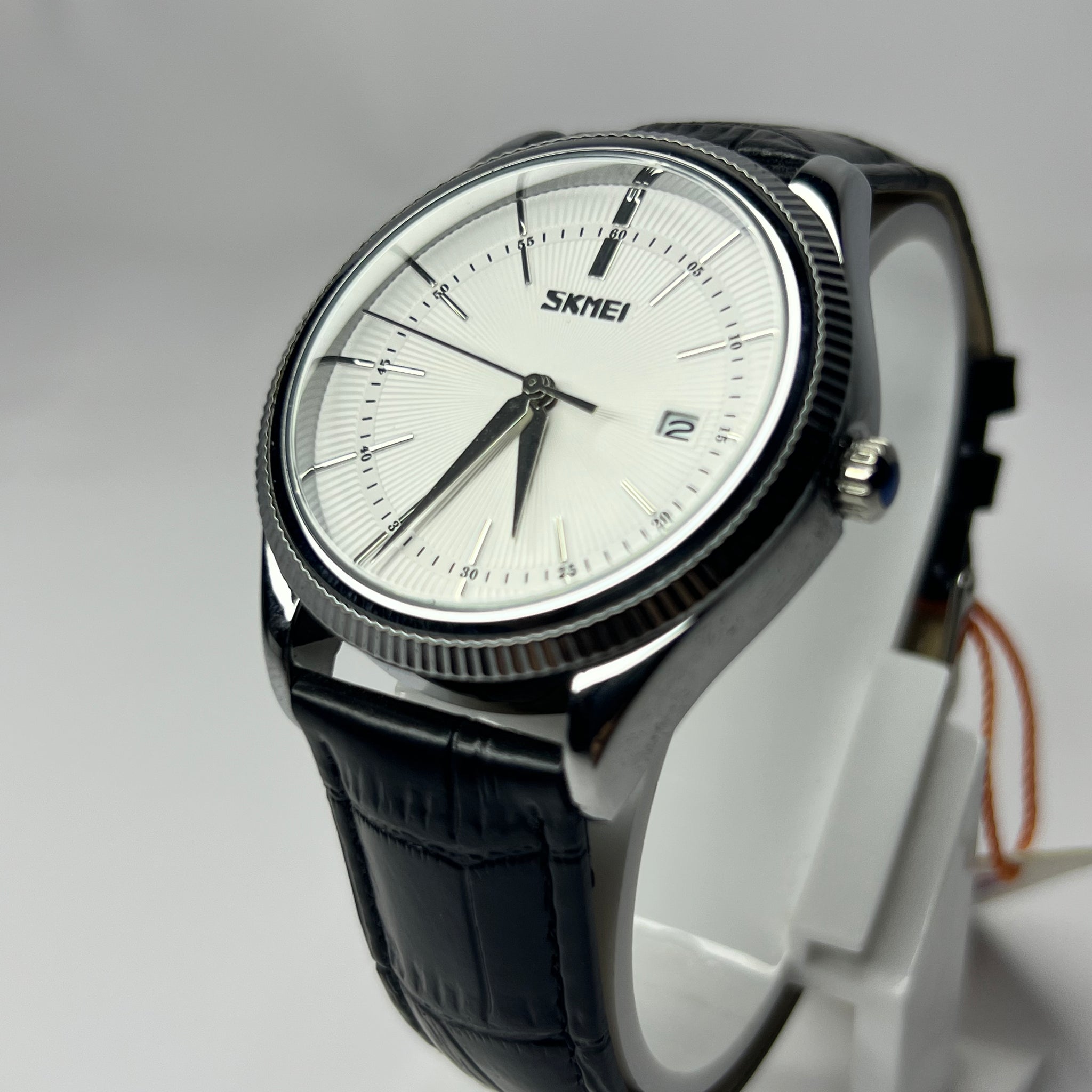 Skemi in White Dial | Black Strap